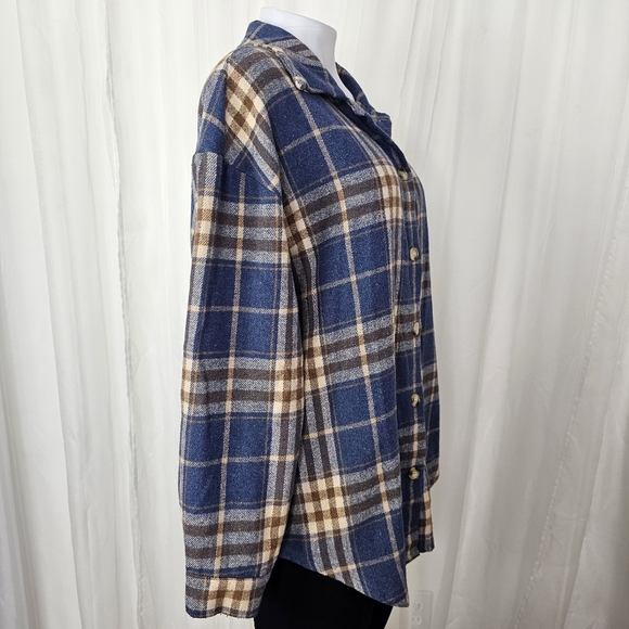 Shein blue and brown plaid oversized shacket size medium - Picture 3 of 6